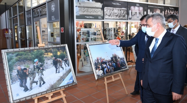 Adana'da "15 Temmuz" konulu fotoğraf sergisi açıldı
