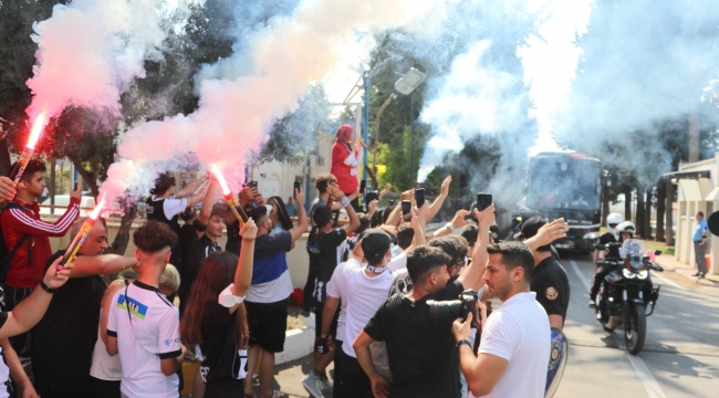 Beşiktaş'a Adana'da yoğun güvenlikli, coşkulu karşılama