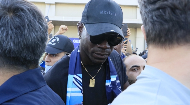 Mario Balotelli'ye Adana'da coşkulu karşılama