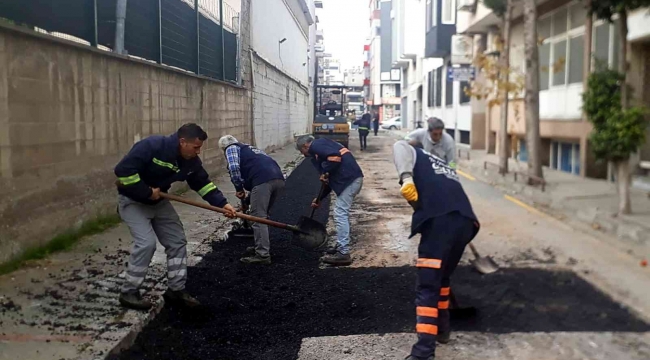 Akdeniz Belediyesi yol çalışmalarına aralıksız devam ediyor