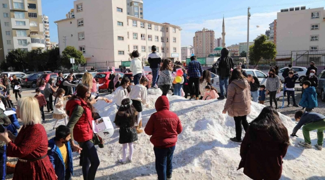 Çocuklar mektupla kar istedi, Başkan Tarhan karne günü sürpriz yaptı