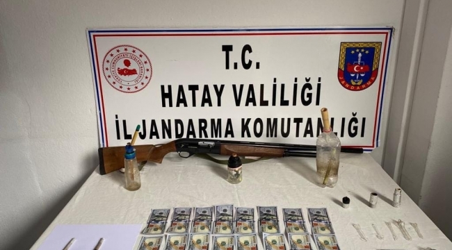 Hatay'da uyuşturucu operasyonunda sahte para çıktı