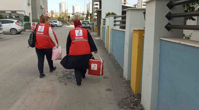 Kızılay "Sevgi Bohçaları" ile sahada