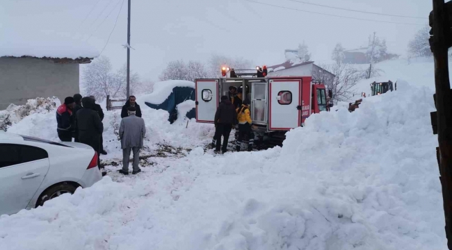 Yaşlı hastanın yardımına paletli ambulans yetişti