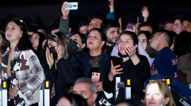 Adana'da Sevgililer Günü konseri