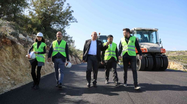 Erdemli Belediyesi, yaptığı yolarla üretimin önündeki engelleri kaldırıyor