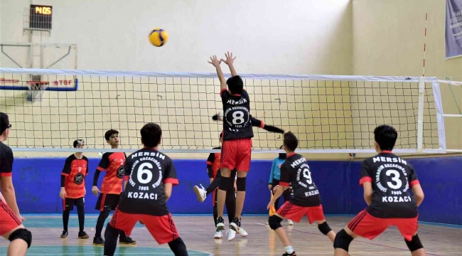 Osmaniye'de okul sporları voleybol yarı final müsabakaları başladı