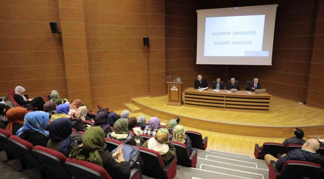 GAÜN'de "Etkili Arapça öğretme - öğrenme teknikleri anlatıldı