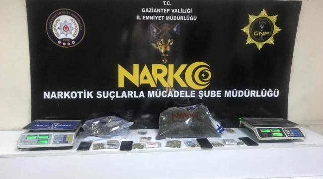 Gaziantep'te 5 kilo 700 gram esrar ele geçriidli