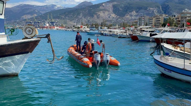 İskenderun'da yaralı halde bulunan deniz kaplumbağası tedaviye alındı