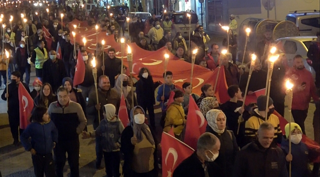 Mersin'de fener alayı