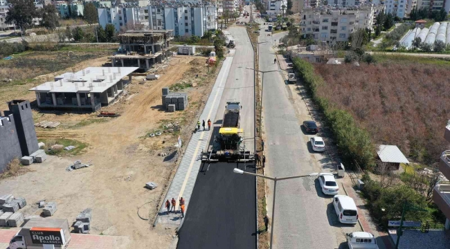 Anamur'da yol yapım çalışmaları sürüyor