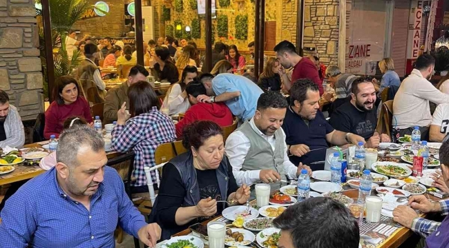 Cihangir Kebap, iftarda dolup taşıyor