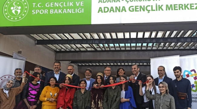 Genç fotoğrafçılar final sergisinde izleyiciyle buluştu