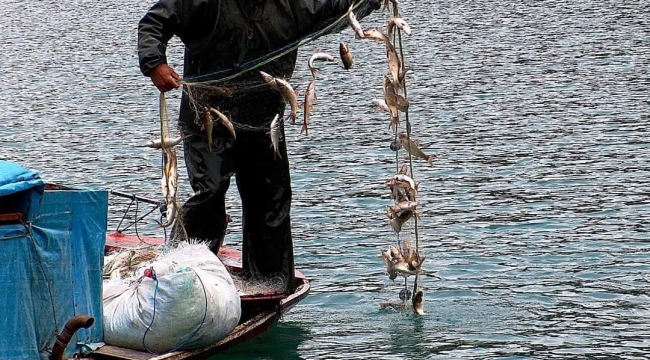 Menzelet Barajı balıkçıların ekmek teknesi