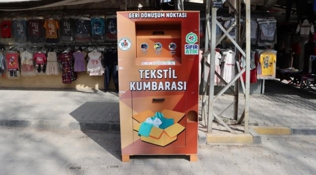 Reyhanlı'da tekstil geri dönüşüm kumbaraları yerleştiriliyor