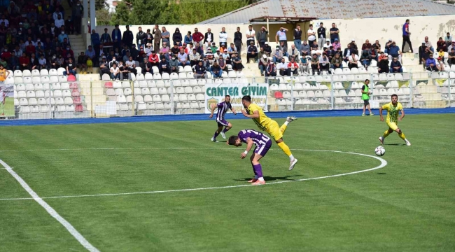 TFF 3. Lig: Osmaniyespor FK: 1 - Artvin Hopaspor: 3