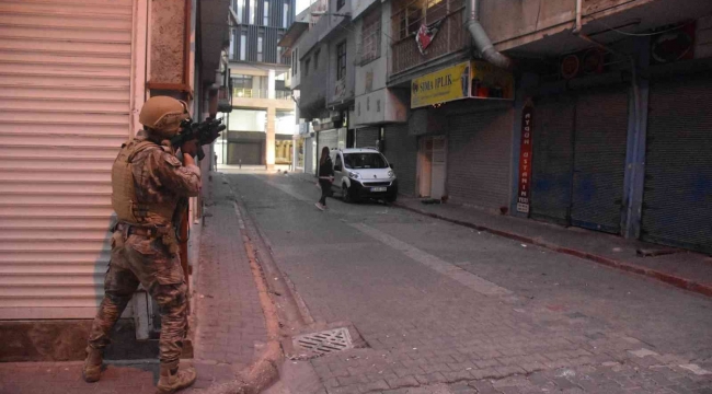 Adana'da organize suç örgütüne operasyon: 35 gözaltı