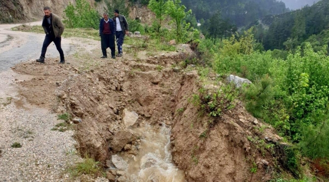 Düziçi'nde heyelan nedeniyle içme suyu boru hattı zarar gördü