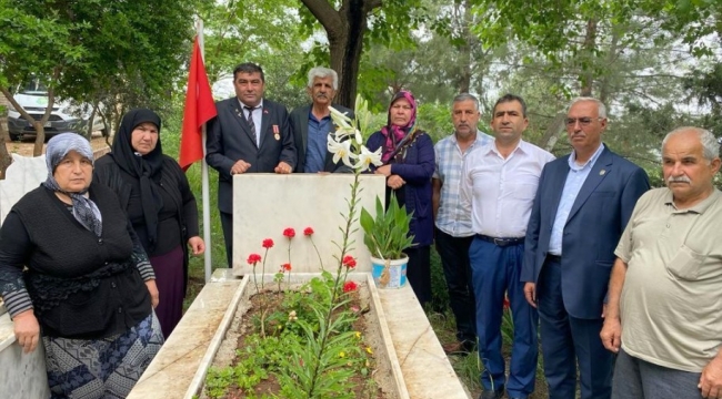 Şehit Ahmet Tıraş kabri başında dualarla anıldı