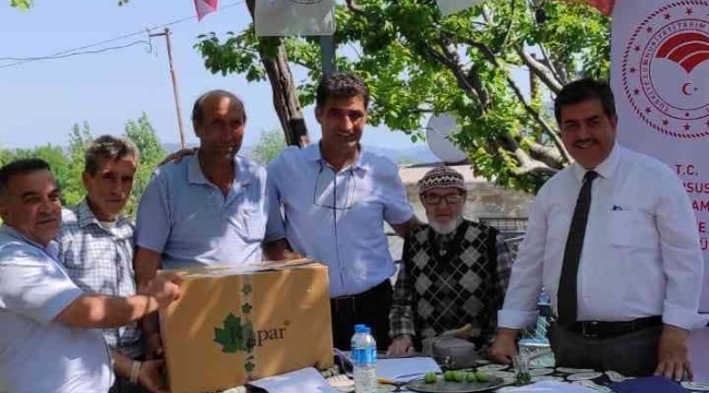 Tarsus'ta biyoteknik mücadele için çiftçilere tuzak dağıtıldı