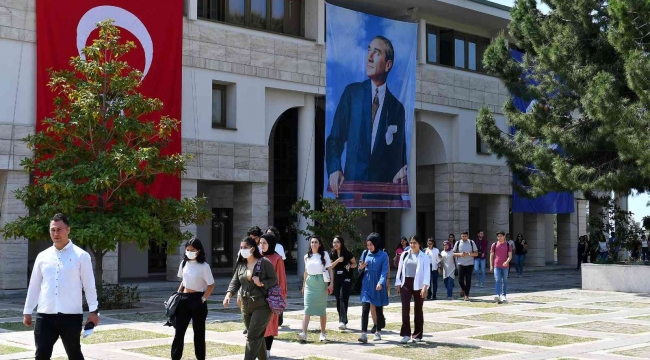 Üniversite adayı gençler Mersin'de kampüs havası soludu