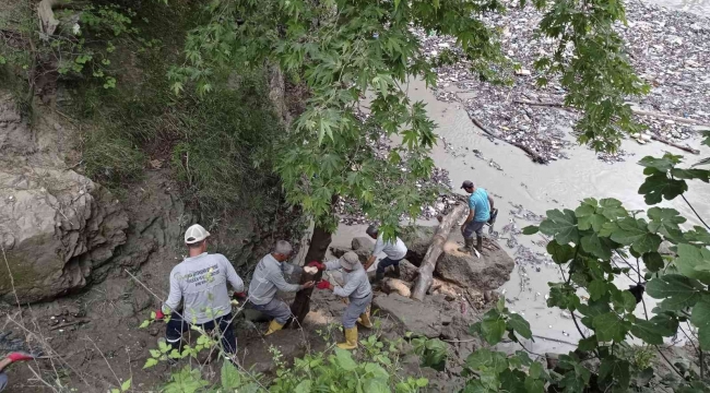 Yerköprü Piknik Alanı ve Çakıt Çayı'nda temizlik