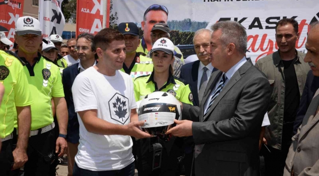 Adana'da 260 kask dağıtıldı