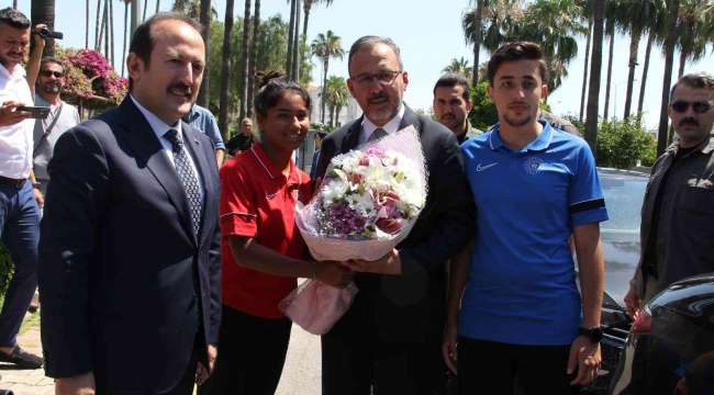 Gençlik ve Spor Bakanı Kasapoğlu Mersin'de