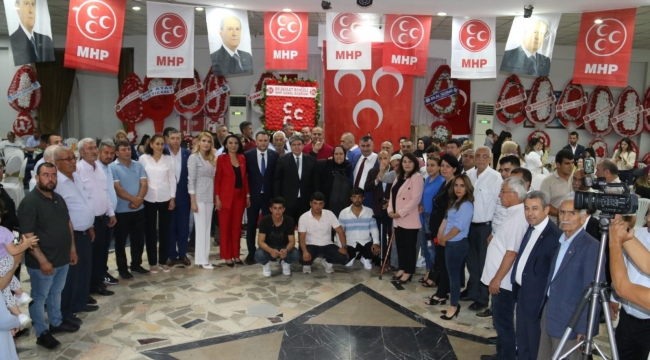 Kozan'da MHP'ye 350 kişi katıldı