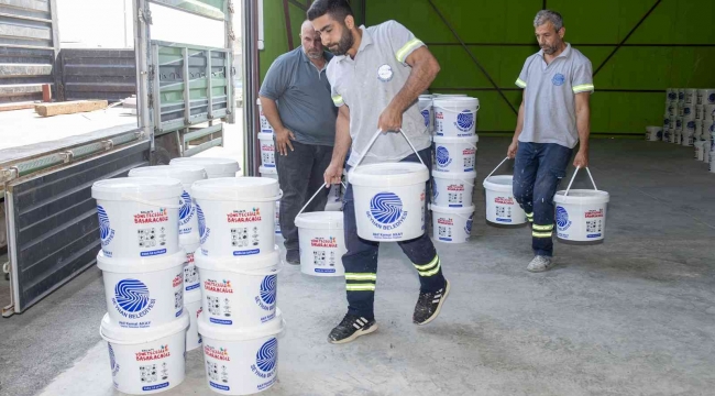 Seyhan boya üretiyor okullar renkleniyor