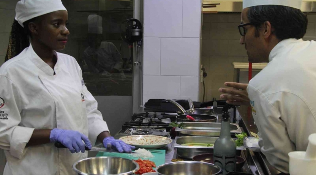 Türk mutfağı aşkı Nijeryalı Ruth'u aşçı yaptı