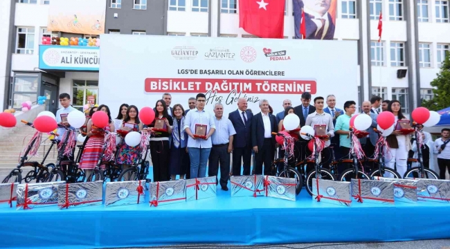 LGS Türkiye birincisine bisiklet ve bilgisayar hediyesi