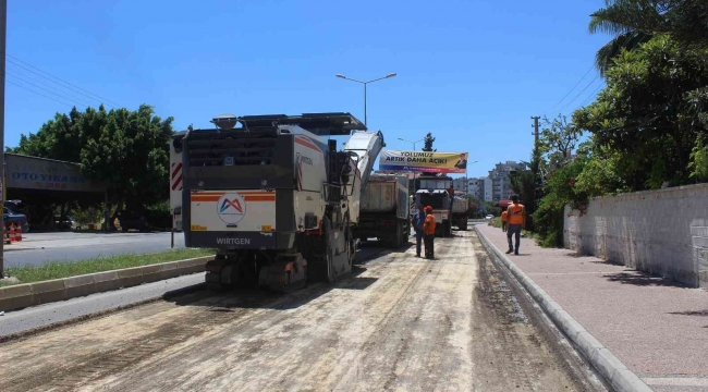 Mersin'de asfalt çalışmaları sürüyor