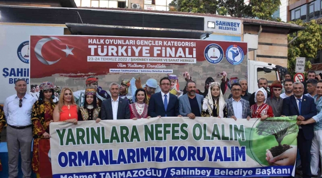 Şahinbey Belediyesi halk oyunları finaline ev sahipliği yaptı