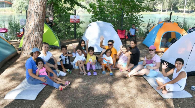 Tarsus Gençlik Kampı'nda çadır kampı etkinliği