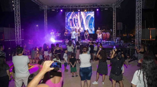 Mersin'de 'Yaz Dostum' konserleri devam ediyor