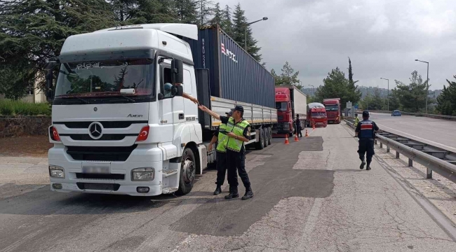 Mersin'de araçlar denetlendi