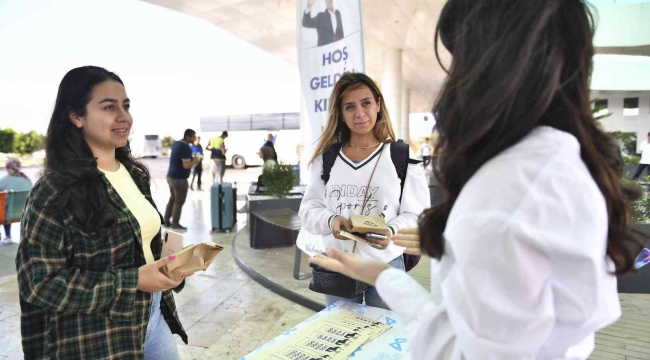 Büyükşehir Belediyesi, üniversiteyi kazanan öğrencileri otogarda karşılıyor