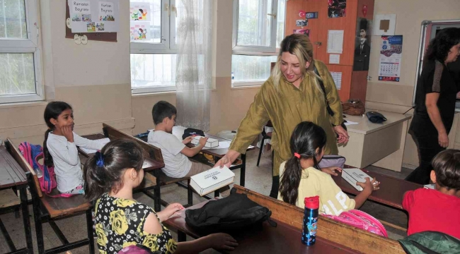 İş kadını Uluğ'dan öğrencilere eğitim seti