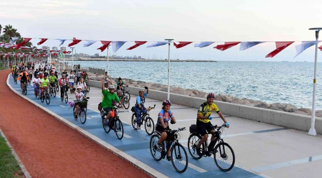 Mersin'de bisikletseverler 'Bisiklet Turu'nda buluştu
