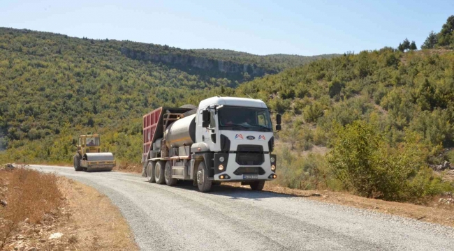 Mersin'de ilçelerdeki grup yolları asfaltlanıyor