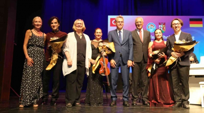 Mezitli-Tempelhof-Schöneberg kardeşliğinin 10. yılı konserle kutlandı