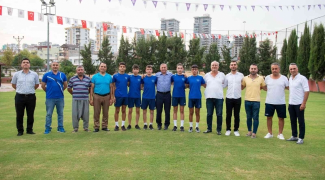 Seyhan Belediyesporlu 5 futbolcu Adana Demirspor'da