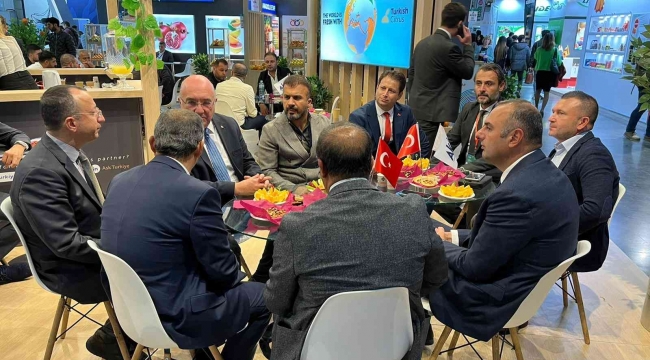 Türk iş adamları Rusya'da gıda fuarına katıldı