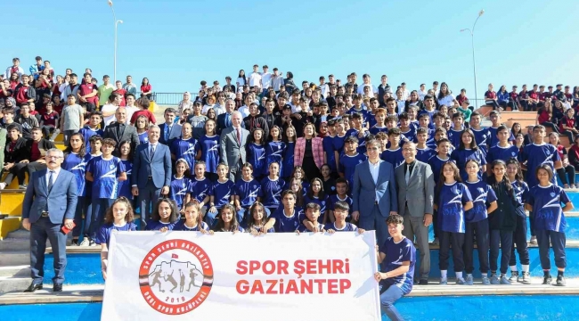 'Spor Şehri'nin okullarına spor malzemesi desteği