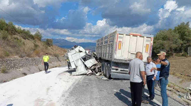 Adana'da trafik kazası: 3 ölü