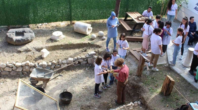 Antakya Bilim Merkezi, arkeoloji atölyesiyle öğrencileri buluşturuyor