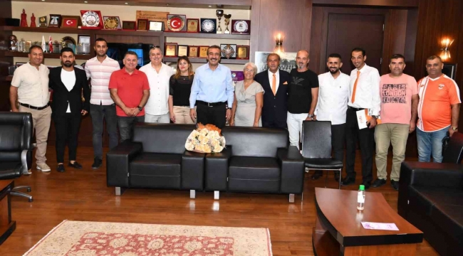 Başkan Çetin: "Adanaspor'u Süper Lig'de görmek istiyoruz"