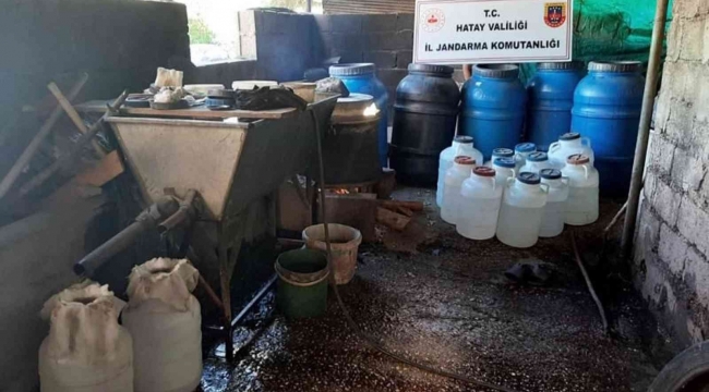 Hatay'da 1 ton 450 kilogram sahte içki ele geçirildi